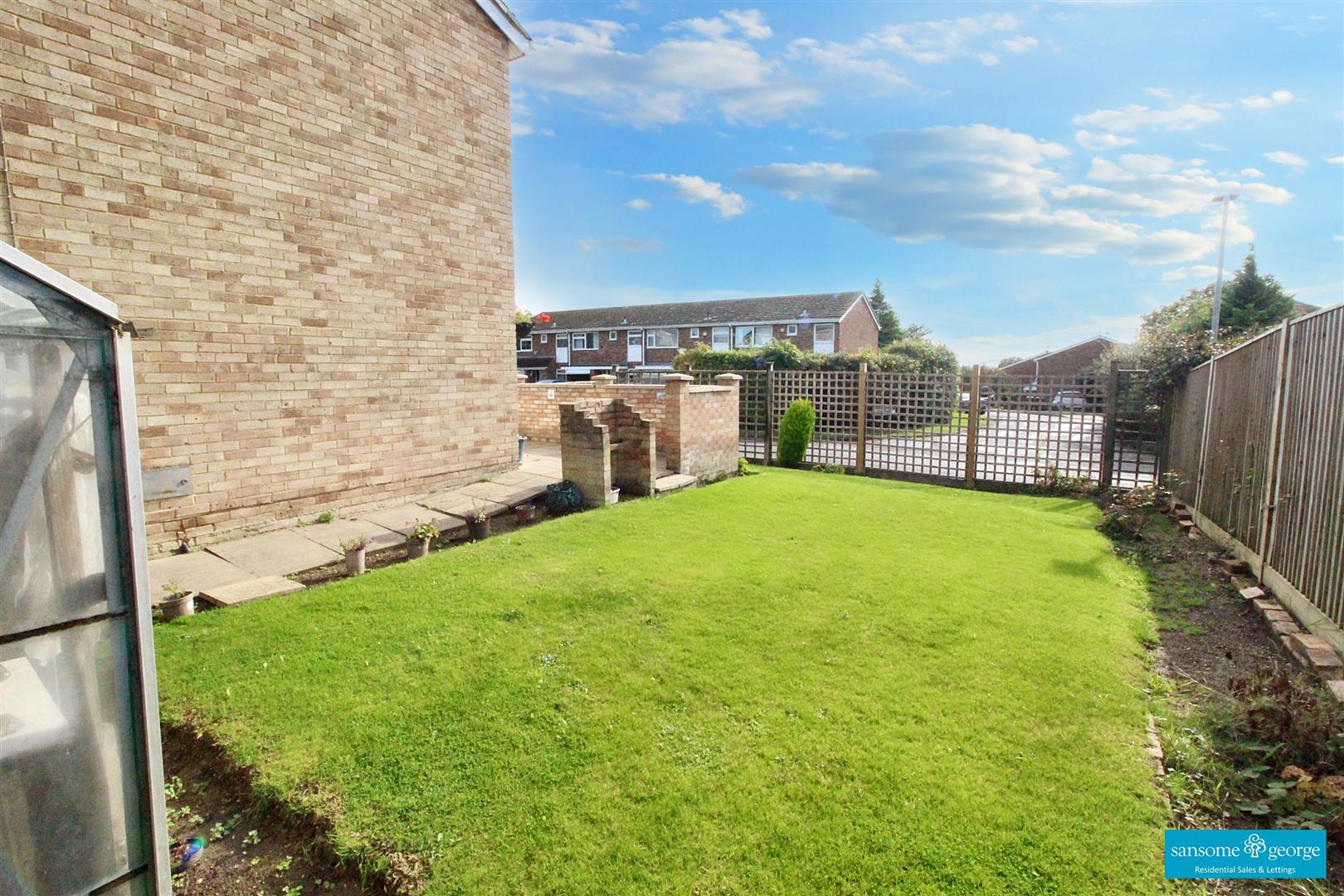 3 bed property in Montpelier Drive, Caversham